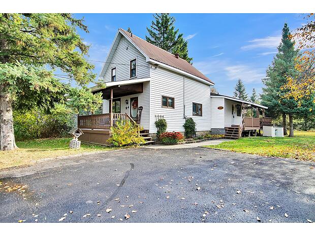 Virtual tour of 92 Strachan St, Richmond, Ontario, K0A 2Z0