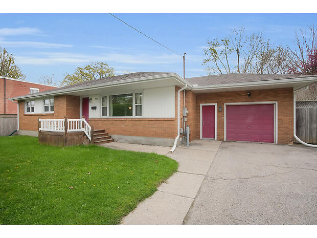 Virtual tour of 70 Chesterfield Ave, London, Ontario, N5Z 3N1