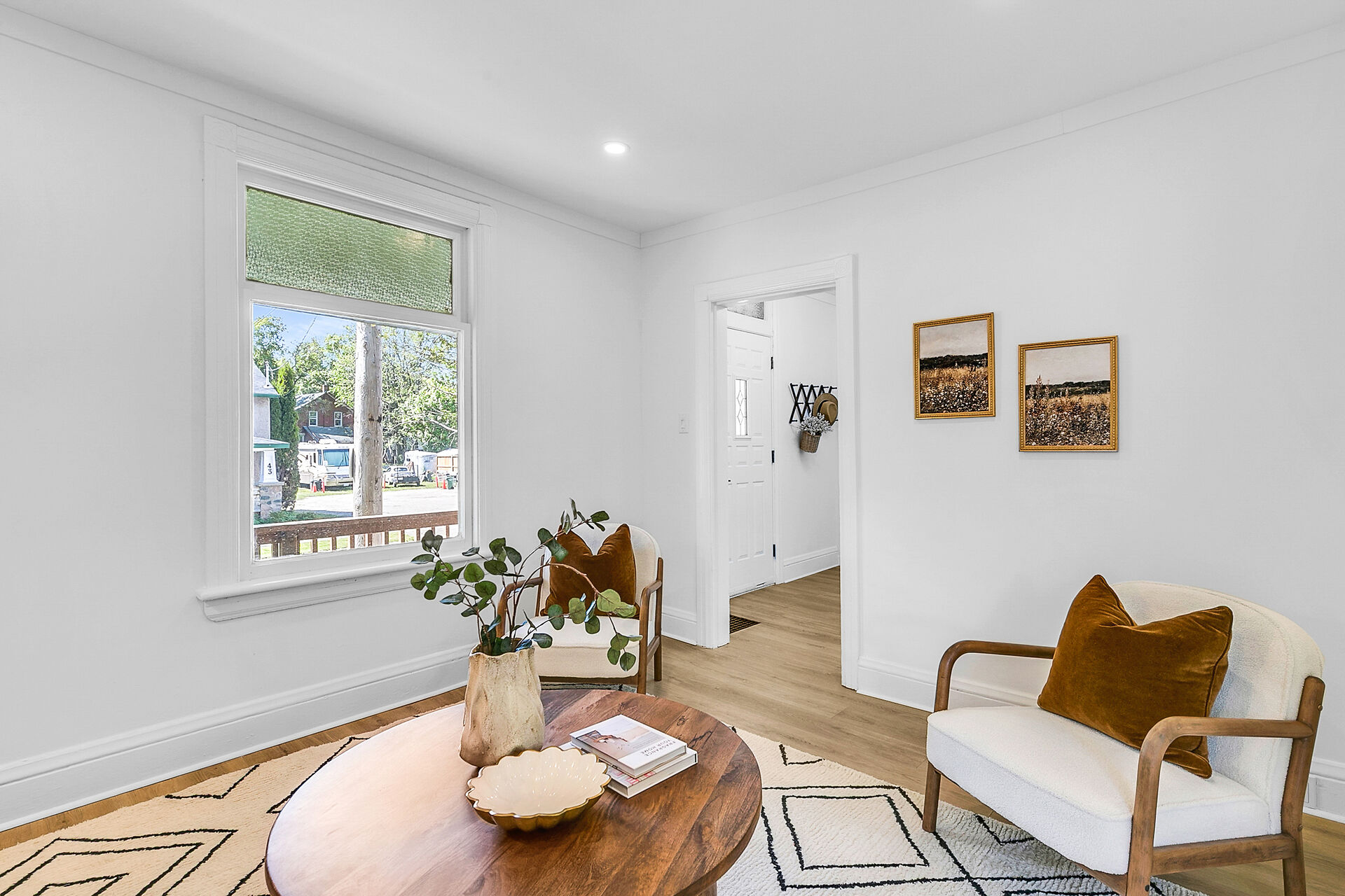 宮川大聖 Etrarium Room Wear Brown White Virtual tour of 36 Surrey St W, Guelph, Ontario, N1H 3R4