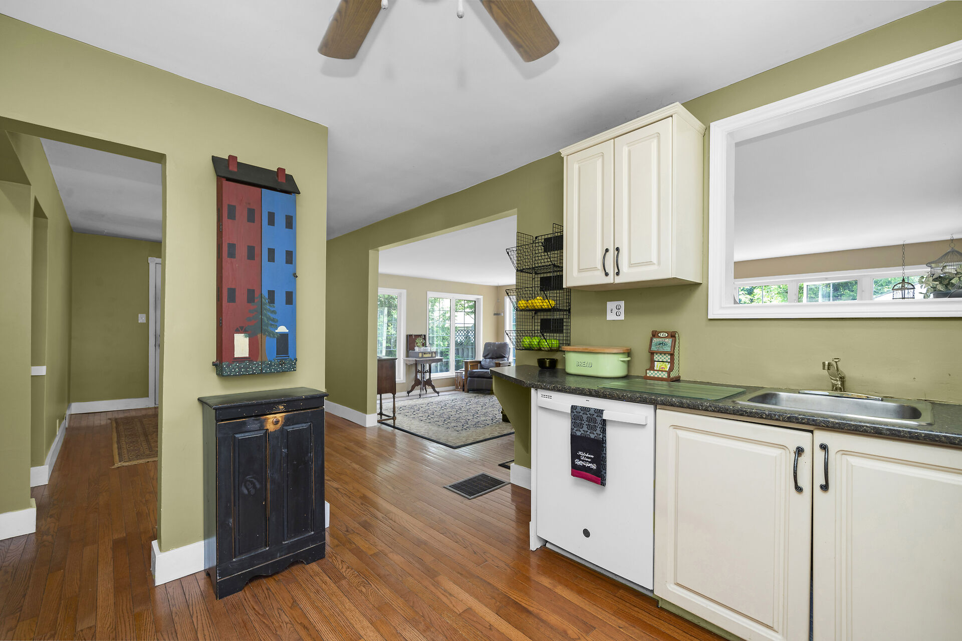 Virtual tour of 24 Delrex Blvd, Georgetown, Ontario, L7G 3X8