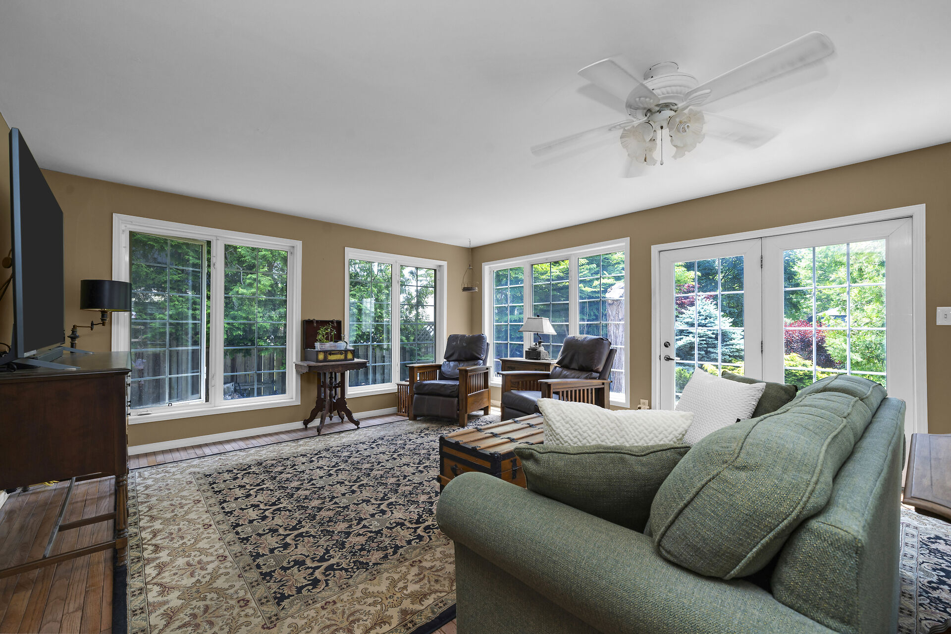 Virtual tour of 24 Delrex Blvd, Georgetown, Ontario, L7G 3X8