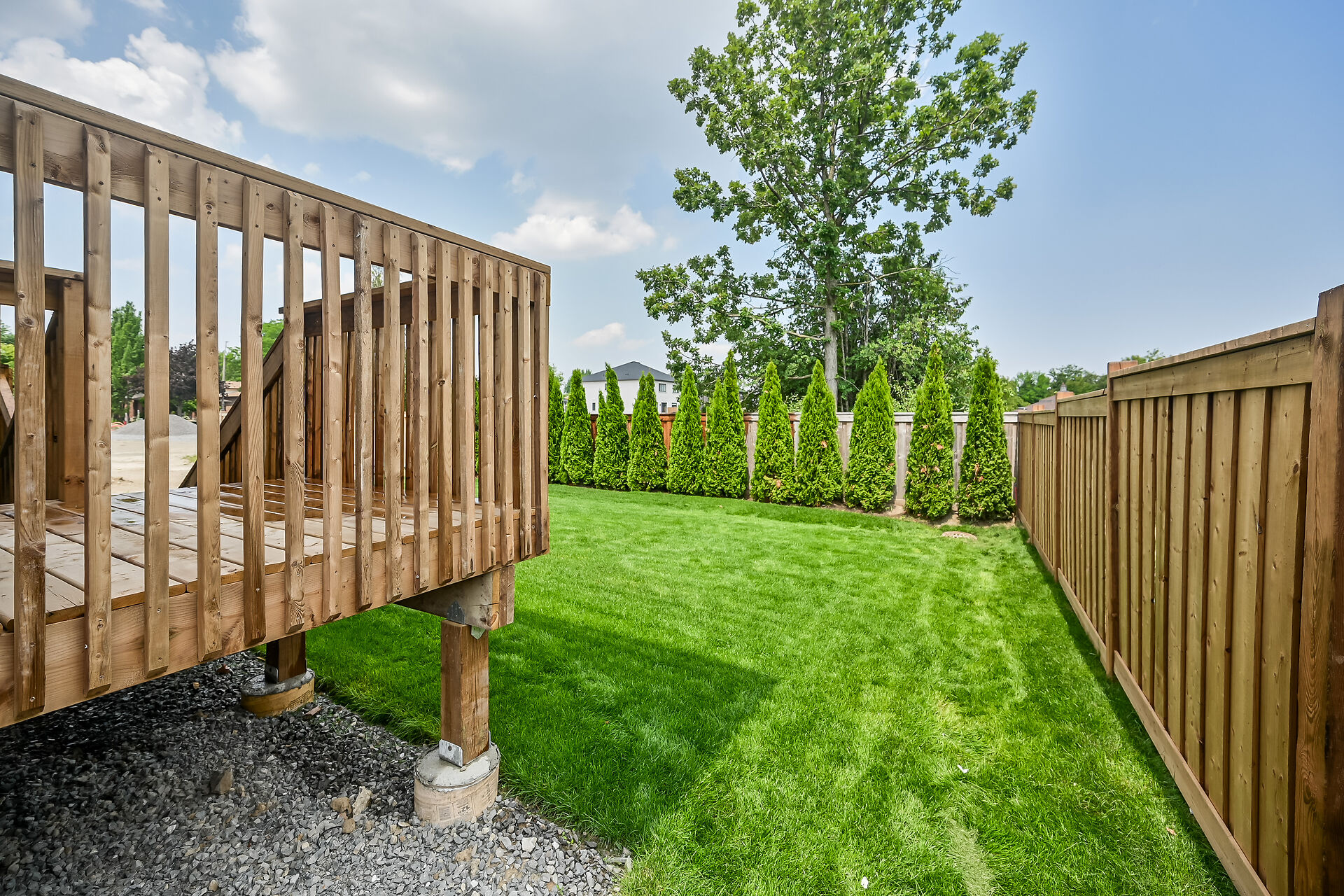 Virtual tour of 385 Limeridge Rd E, Hamilton, Ontario, L9A 2S8