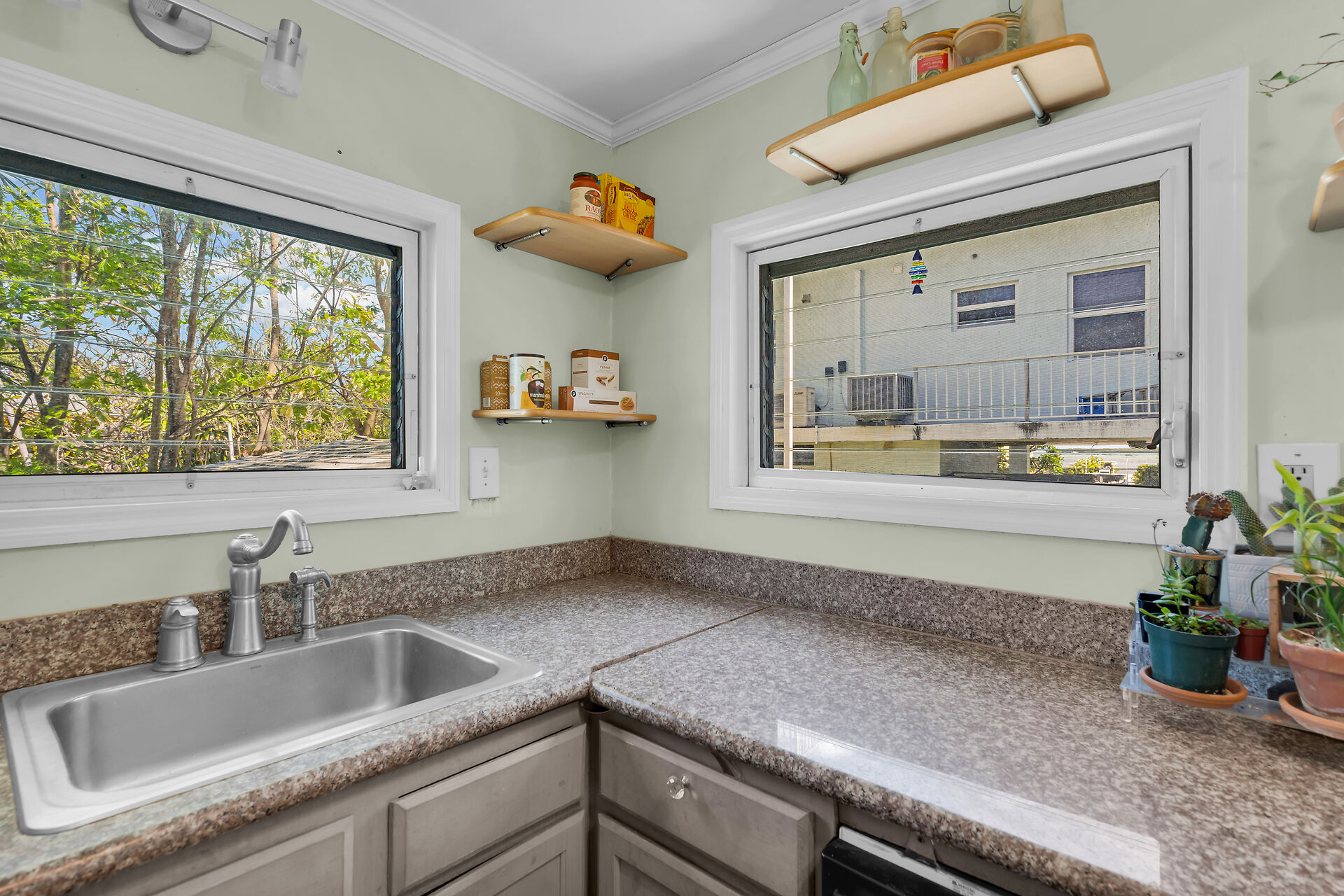 Virtual tour of 107 Tavern Dr, Tavernier, Florida, 33070