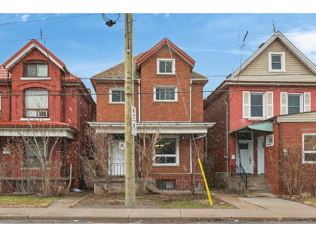 Virtual tour of 96 Wentworth St N., Hamilton, Ontario, L8L 5V4