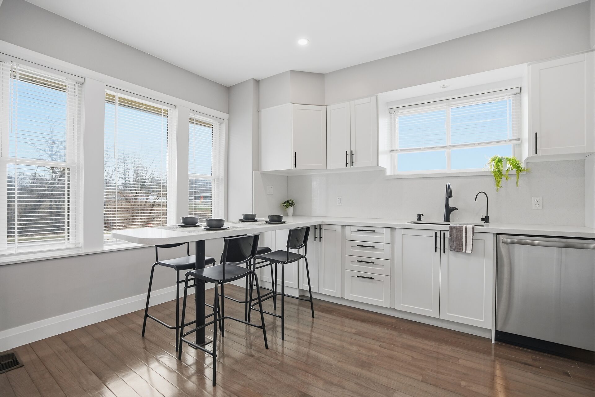 Virtual tour of 178 Thompson Road, London, Ontario, N5Z 2Y8