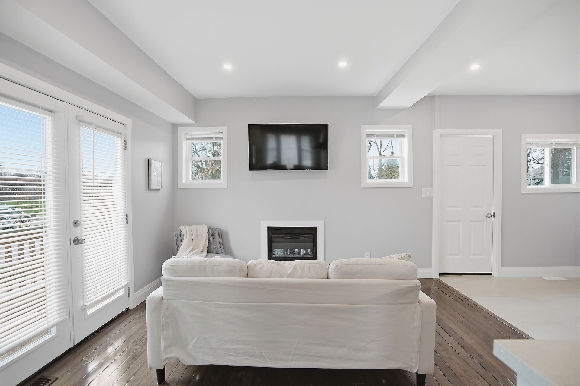 Virtual tour of 178 Thompson Road, London, Ontario, N5Z 2Y8