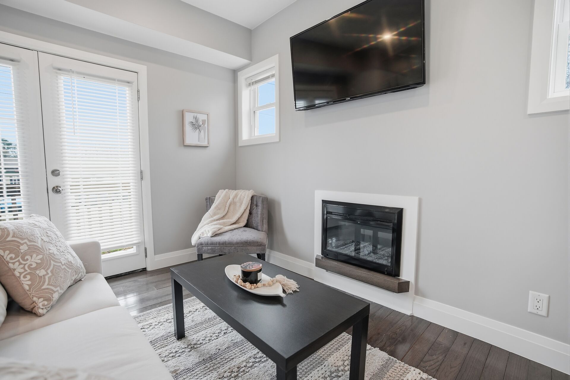 Virtual tour of 178 Thompson Road, London, Ontario, N5Z 2Y8