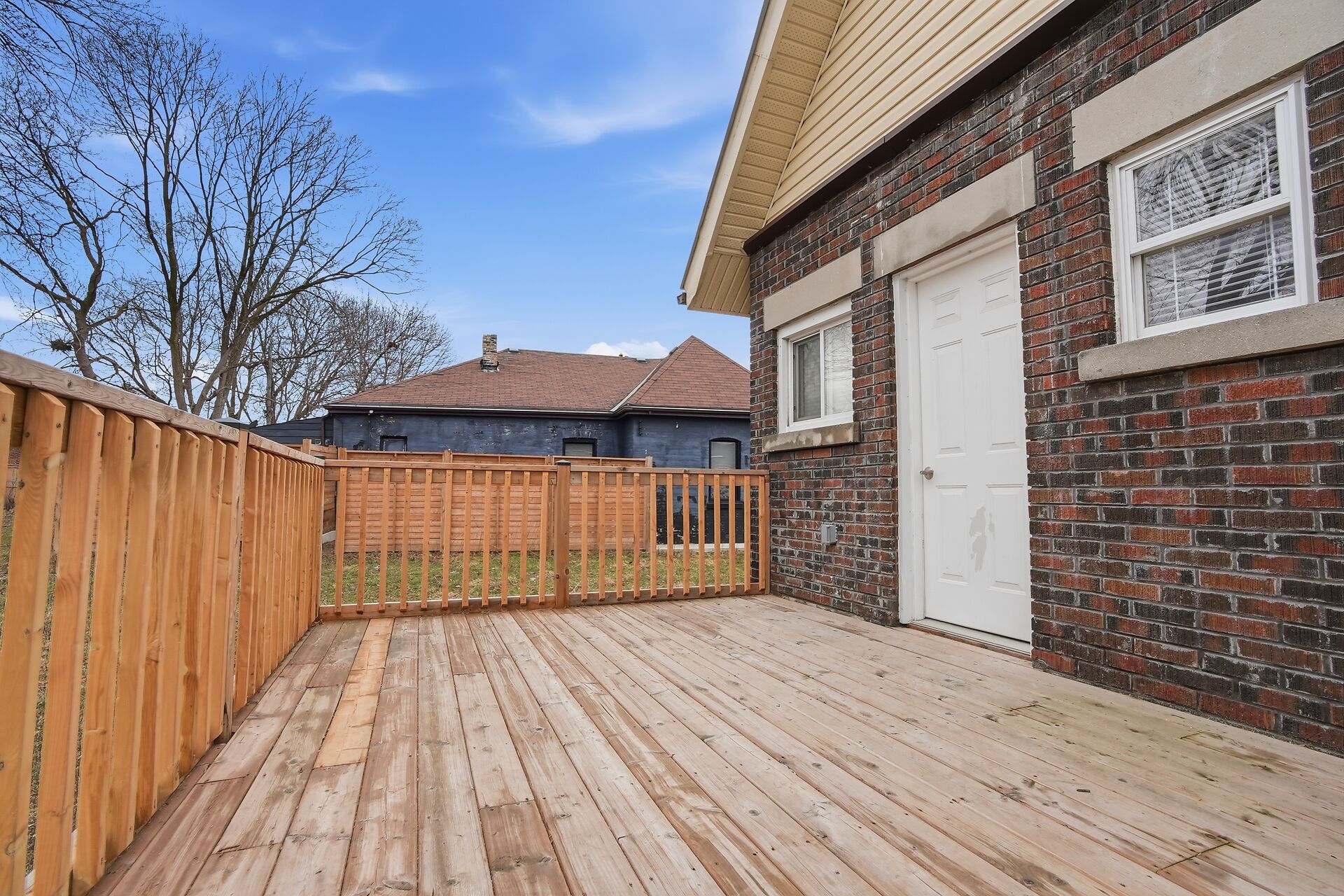 Virtual tour of 178 Thompson Road, London, Ontario, N5Z 2Y8