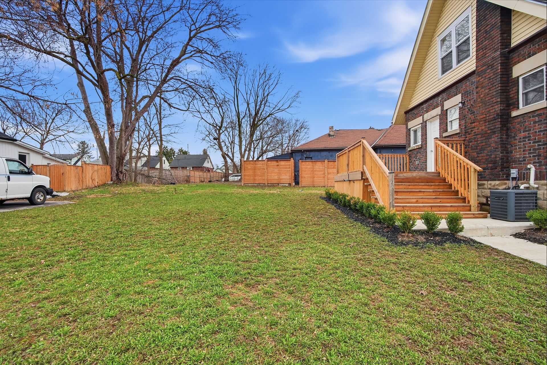 Virtual tour of 178 Thompson Road, London, Ontario, N5Z 2Y8
